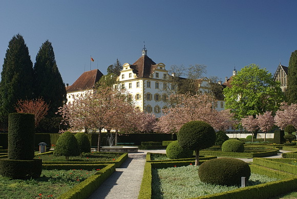 Schloss Salem - Prälatur vom Garten aus gesehen