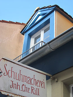 4.) Neu eröffnet wurde im Juni das kleine Schuhmacherhaus in der Klosterstraße mit historischer Werkstatt und einer Ausstellung. (Foto: Max Trinter)