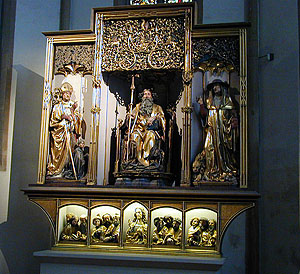 Schnitzfiguren des Altarschreins