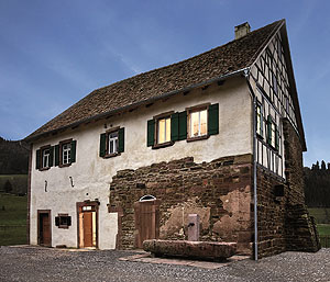 Das 600 Jahre alte „Schlössle von Effringen“ wird am 24./25. März im Schwarzwälder Freilichtmuseum Vogtsbauernhof mit einem großen Festwochenende eröffnet. Foto: Schwarzwälder Freilichtmuseum Vogtsbauernhof 