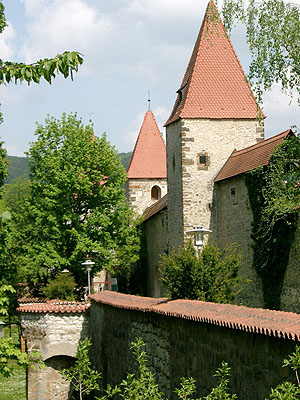 Amberg, Mittelalterliche Stadtmauer an der Jesuitenfahrt. Foto: Tourist-Information Amberg