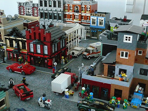 Lego-Ausstellung der Klötzlebauer Ulm in Kloster Schussenried: Straßenszene
