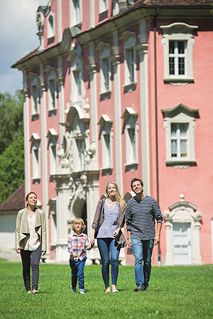 Besucher in Schloss Salem. Foto: Niels Schubert /SSG
