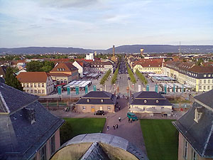 Schloss Schwetzingen: Ort des zweiten Observatoriums auf dem Dach des Schlosses. Blickrichtung nach Osten zum Königstuhl. Foto: kulturer.be