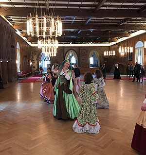 Schloss Heidelberg, Tanz mit Besuchern im Königssaal. Foto: kulturer.be