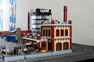Industrielandschaften und Weltraumfahrt sind unter anderen die Themen in der Lego-Ausstelung. Foto: Klötzlebauer Ulm-Ludwigsburg.