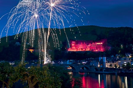 Feuerwerk vor der Kulisse von Schloss Heidelbeg