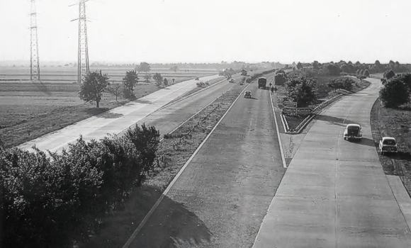 Aus Ausstellung und Katalog: Autobahndreieck Mannheim, abgebrochen anl&auml;sslich des