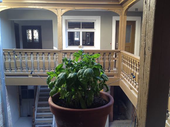 Barockes B&uuml;rgerhaus Kramstra&szlig;e, Landau. Au&szlig;enansicht und Innenhof. Bilder &copy; Dr. Olav M. Behrens, Landau