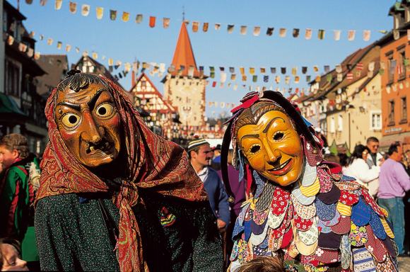 Hexen und Spättle: Hauptfiguren der Gengenbacher Fasnet im Kinzigtal.