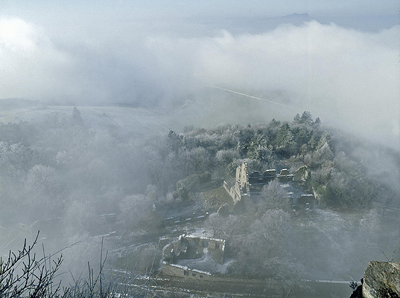 Hohentwiel im Winternebel. Bild: LMZ 315124-1993/ssg 