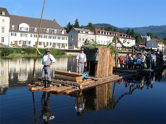 Flo&szlig;fahrt im Schwarzwald. Foto &copy; Tourismus Zweckverband im Tal der Murg 