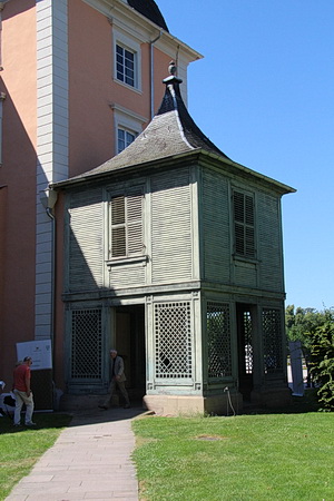 Pavillon am Schwetzinger Schloss, Außenansicht