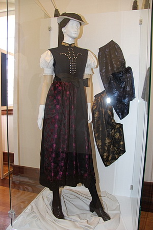 Schwarzwälder Tracht im Klostermuseums St. Märgen