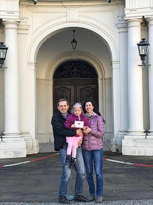 Famlie aus Ludwigsburg beim Schlossbesuch. Foto: SSG