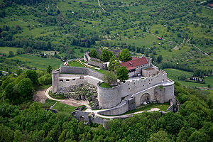 Schloss Hohenneuffen aus der Luft. Foto: Achim Mende /SSG