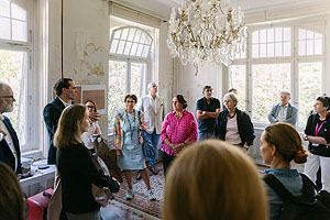 Ministerin Theresa Schopper in der Villa Dikte in Baden-Baden